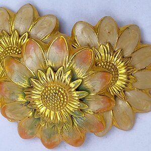 Vintage unsigned flower brooch enameled daisy cluster flowers matte pastel color